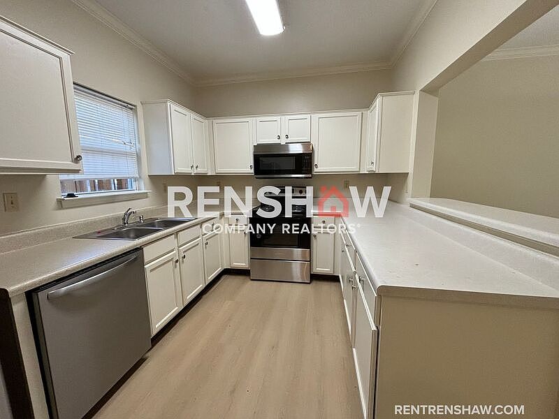 1st image of 8520 Farmington Blvd