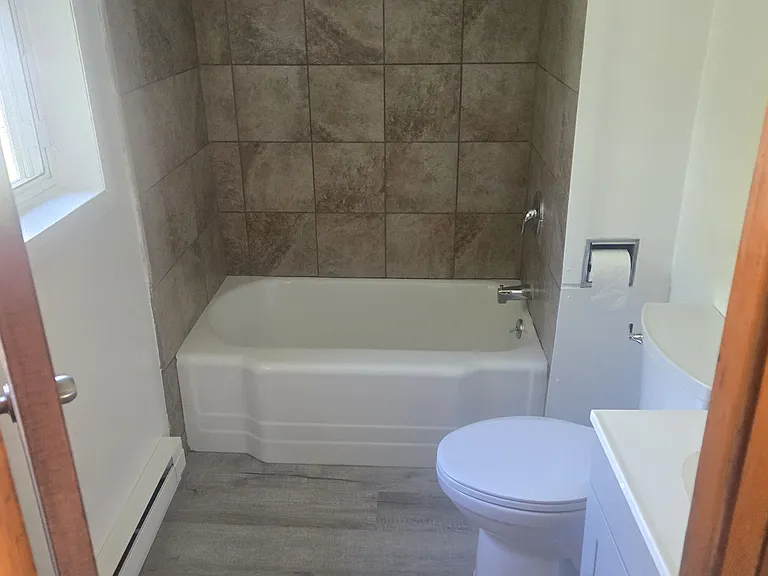 1240 Birbeck St — Photo 8