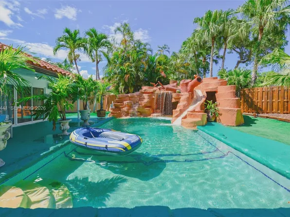 2900 NW 25th Way, Boca Raton, FL 33434
