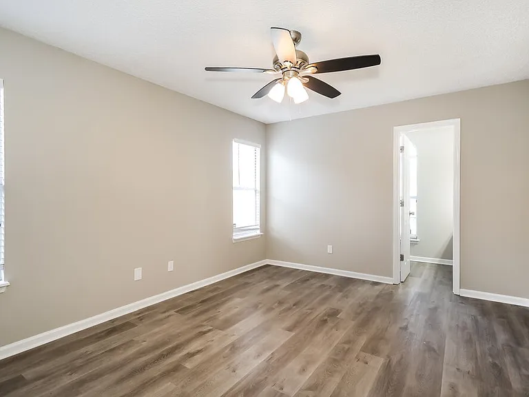 309 Carriann Cove Trl W — Photo 9