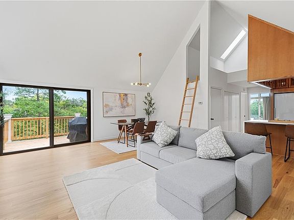 2nd image of 696 Mowbray Arch APT 250
