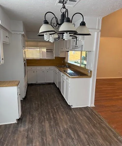 12262 Huntington Venture Dr — Photo 3
