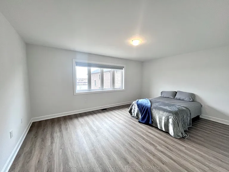 714 Daimler Pkwy — Photo 13