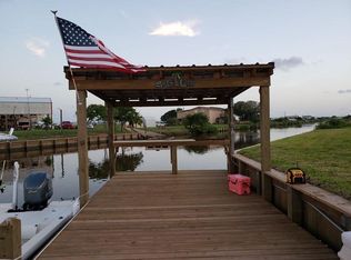 9 Nautilus St, Sargent, TX 77414