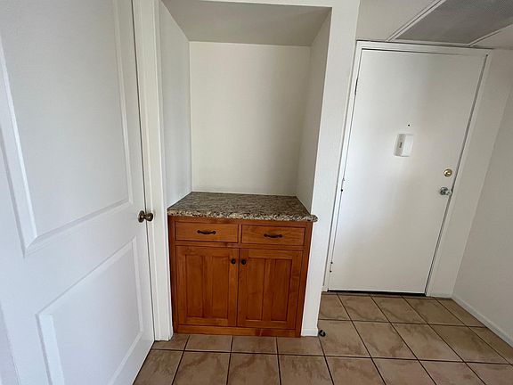 3rd image of 6645 Woodman Ave APT 206