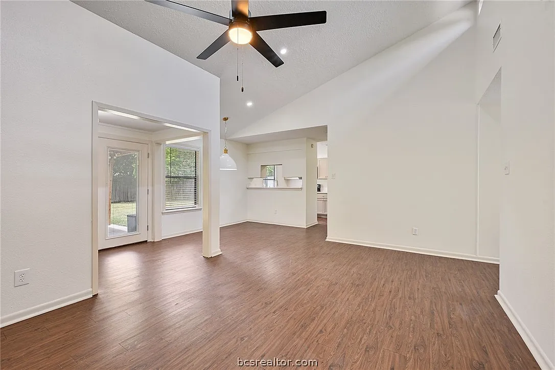 3 bed, 1484 sqft, $1,800 — Photo 4