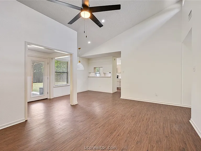 3213 Bahia Dr — Photo 4