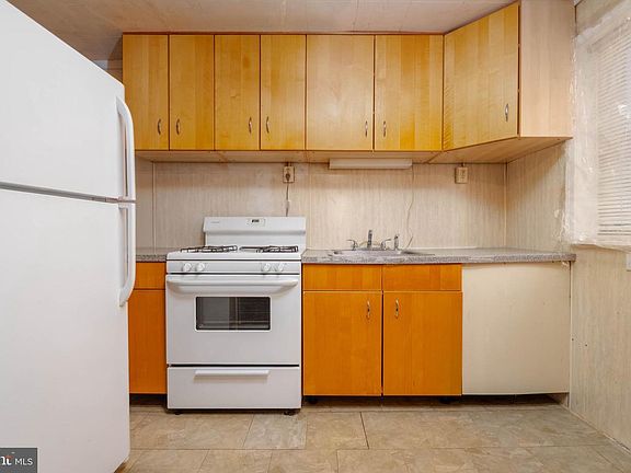 5th image of 3500 4th St