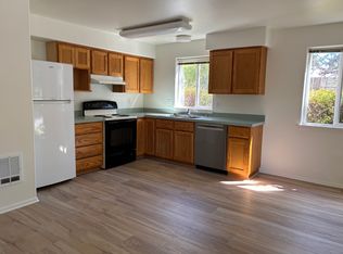 (Undisclosed Address), Eugene, OR 97404