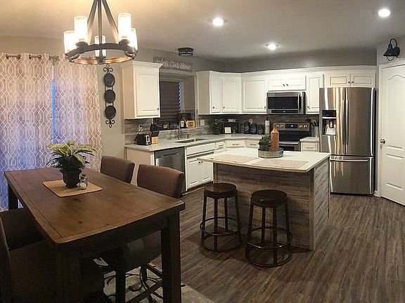 4th image of 724 N Cloverdale Ave