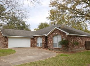 903 W Milroy St, Navasota, TX 77868