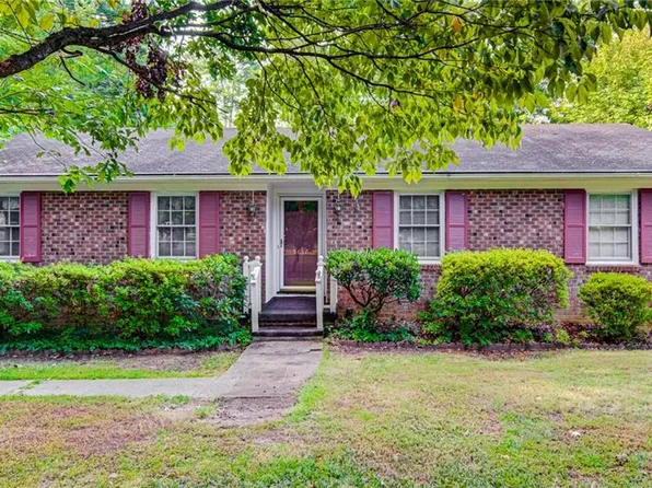 5617 Underwood Dr, Greensboro, NC 27409