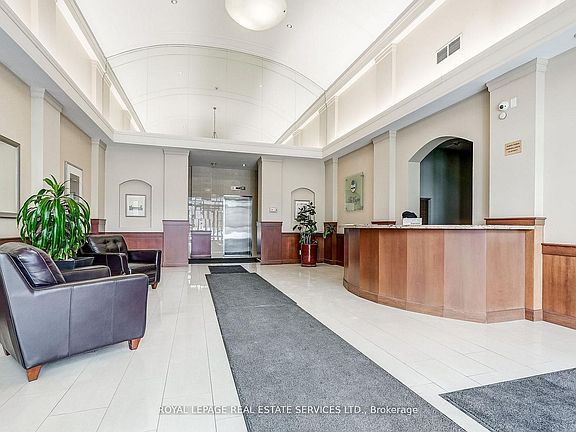 5th image of 1359 Rathburn Rd E #1106