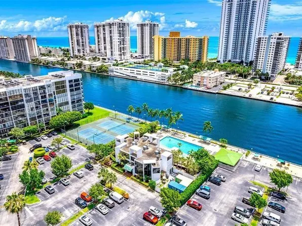 800 Parkview Dr, Hallandale Beach, FL