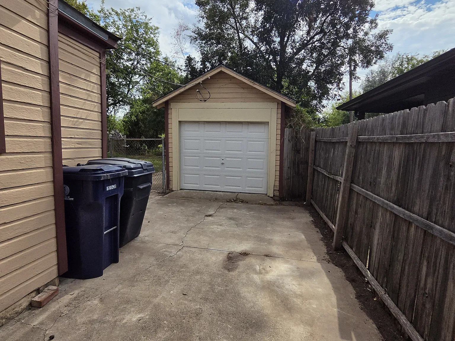 3 bed, 1437 sqft, $1,300 — Photo 4
