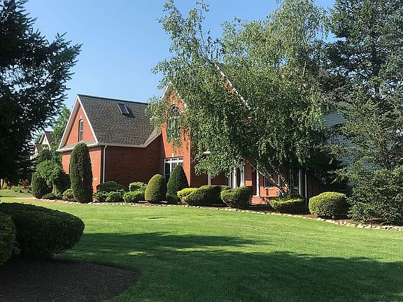 2nd image of 5500 Stoneridge Dr