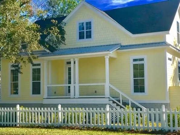 99 Thompson Cv, Saint Simons Island, GA 31522