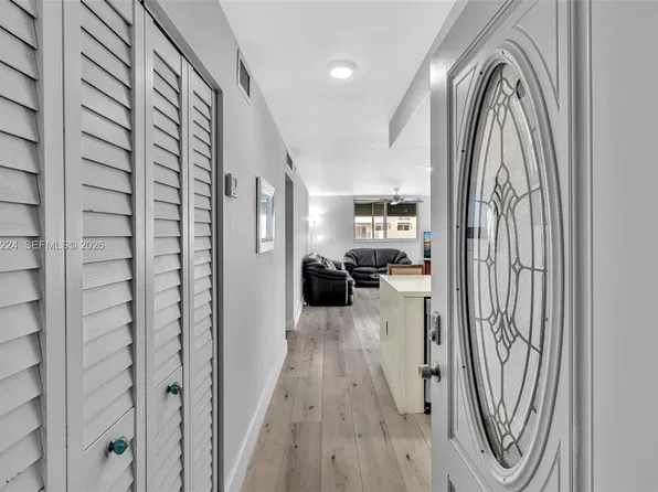 3849 NE 169th St APT 406, North Miami Beach, FL 33160