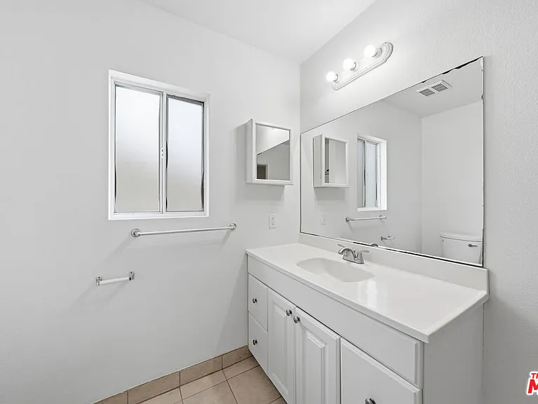 1224 Crenshaw Blvd — Photo 11