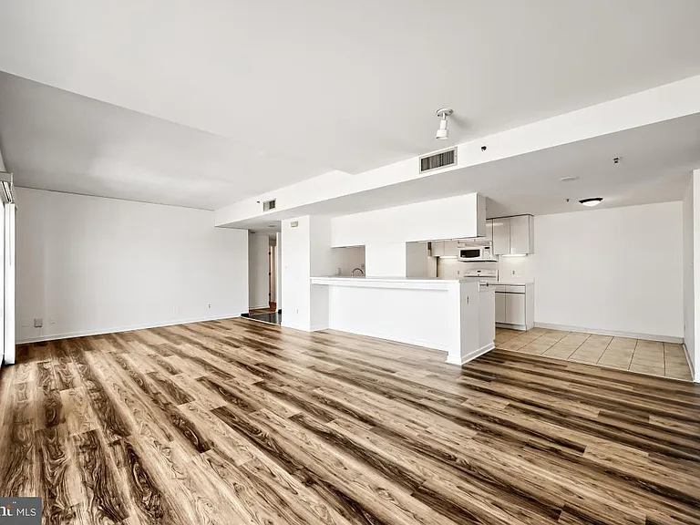 250 President St #603 — Photo 5