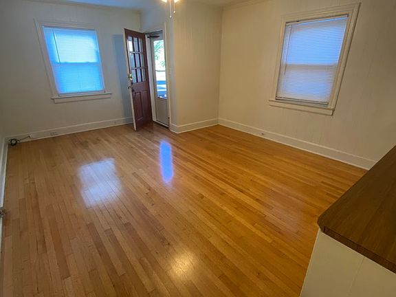 5th image of 1408 W Chapel Hill St #A