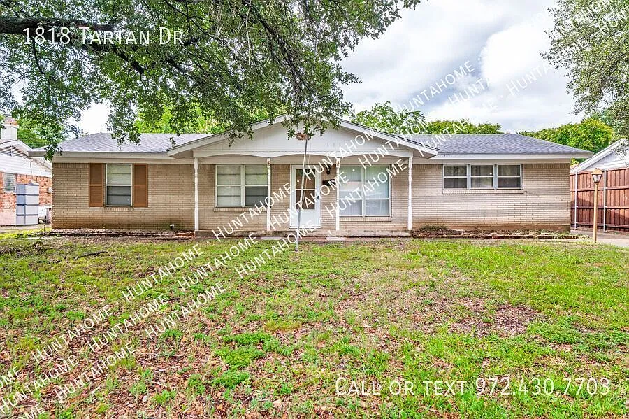 1818 Tartan Dr