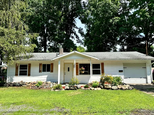 2812 Greenbelt Dr, Lansing, MI 48911