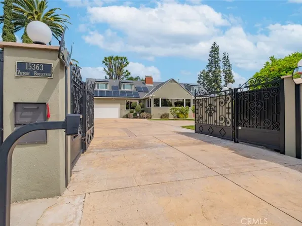 15363 Victory Blvd, Van Nuys, CA 91406