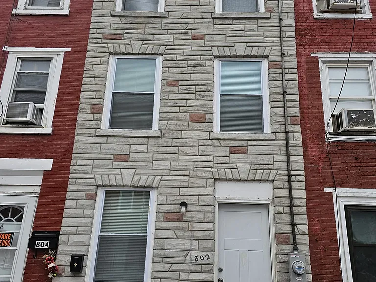 Muhlenberg St — Photo 5
