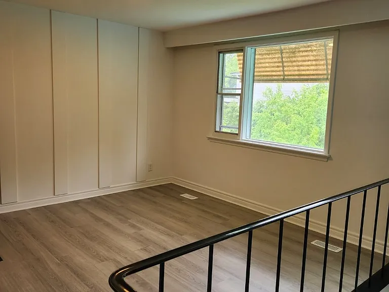 6 Brenham Cres — Photo 4