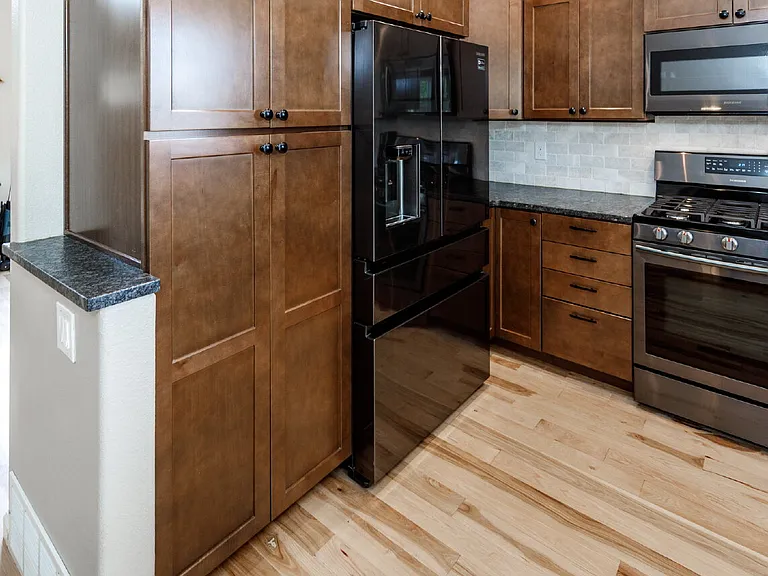 230 Hooper Ct — Photo 20
