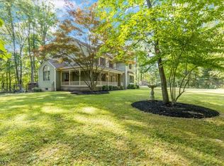 7 Dark Hollow Ln, Pittstown, NJ 08867