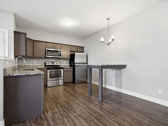 2nd image of 1031 Ekstam Dr #101