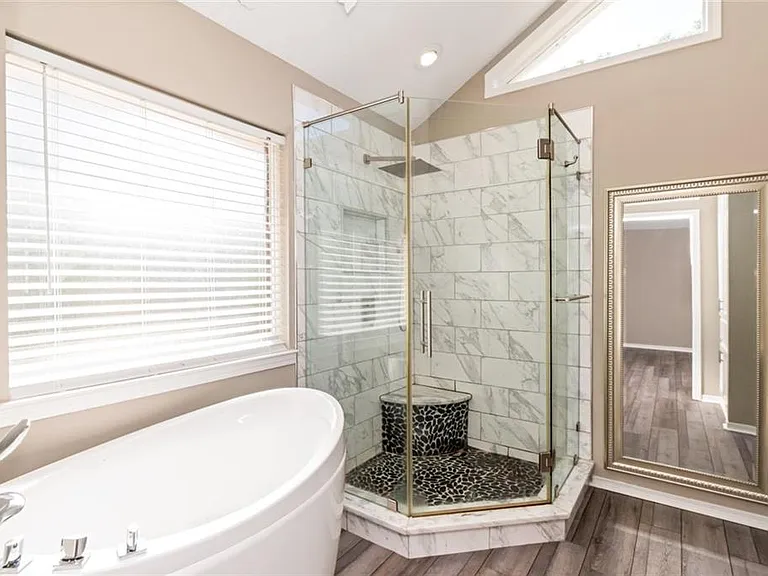 7490 Quency Dr — Photo 35