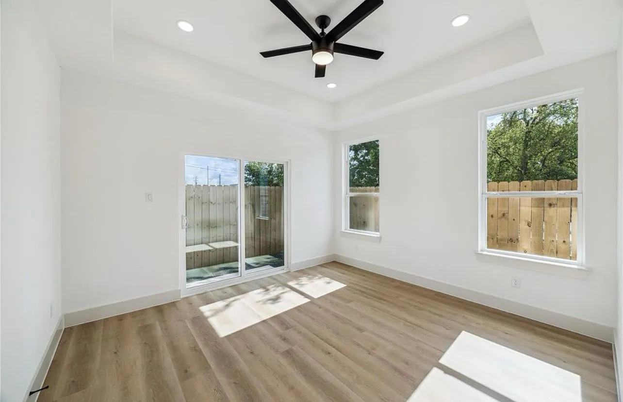 3 bed, 2.5 bath, 2150 sqft, $1,850 — Photo 1