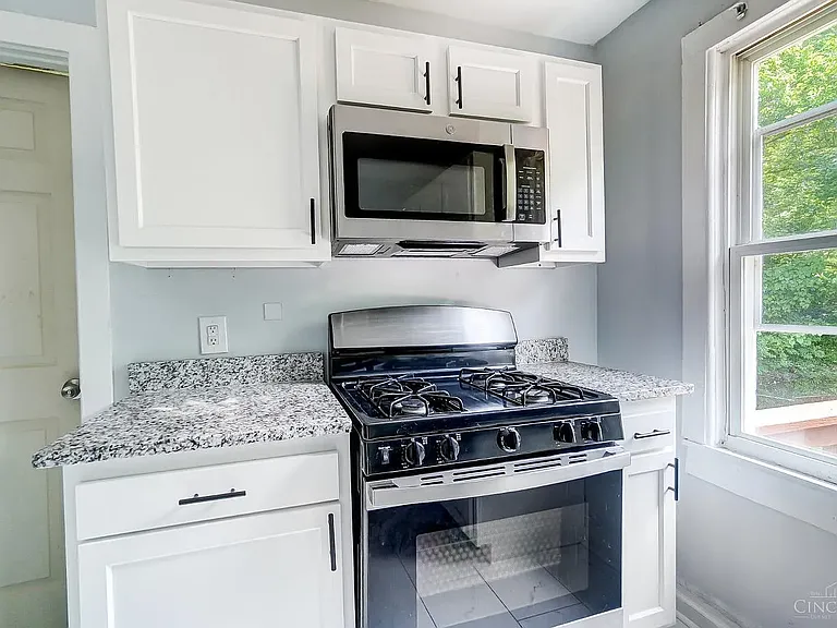 5128 Blaesi St — Photo 14