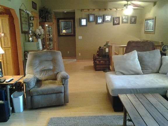 UL Living room east wall