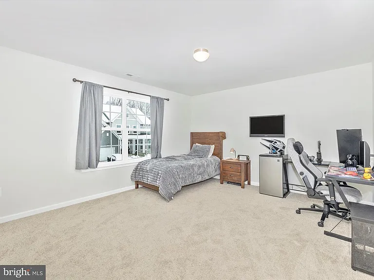 2744 Scarecrow Ter — Photo 14