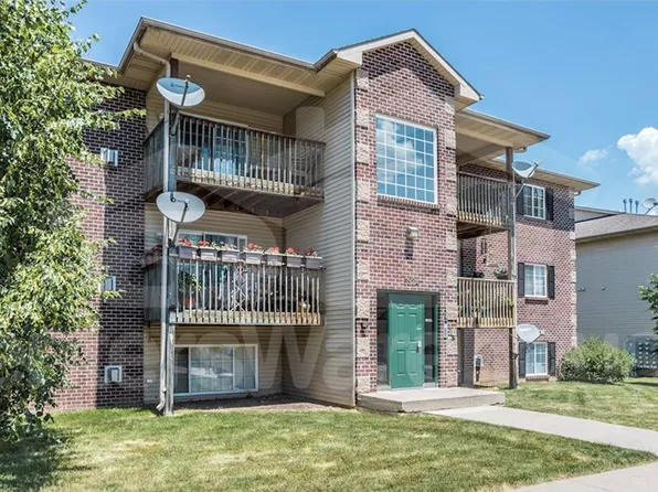 5924 Sutton Pl APT 10, Urbandale, IA 50322