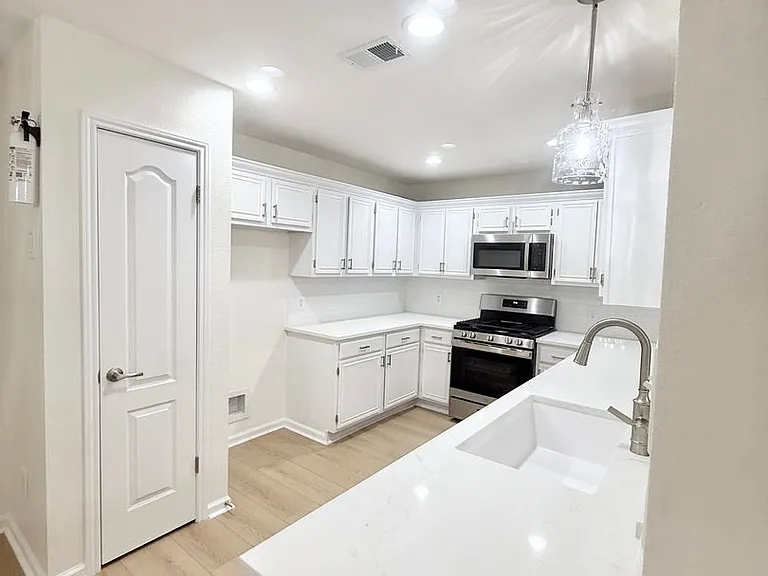 236 Almond Dr — Photo 8