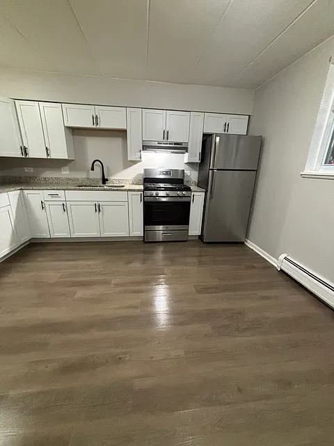 1704 Indianapolis Boulevard - 6 — Photo 2