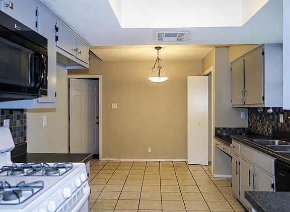 3rd image of 308 Golden Oaks Dr