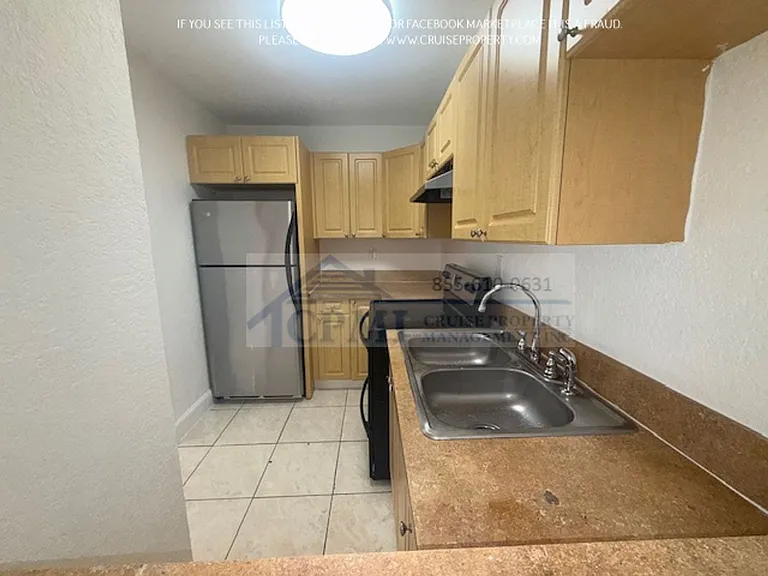 1095 W 77 St Hialeah, FL 33014 — Photo 15