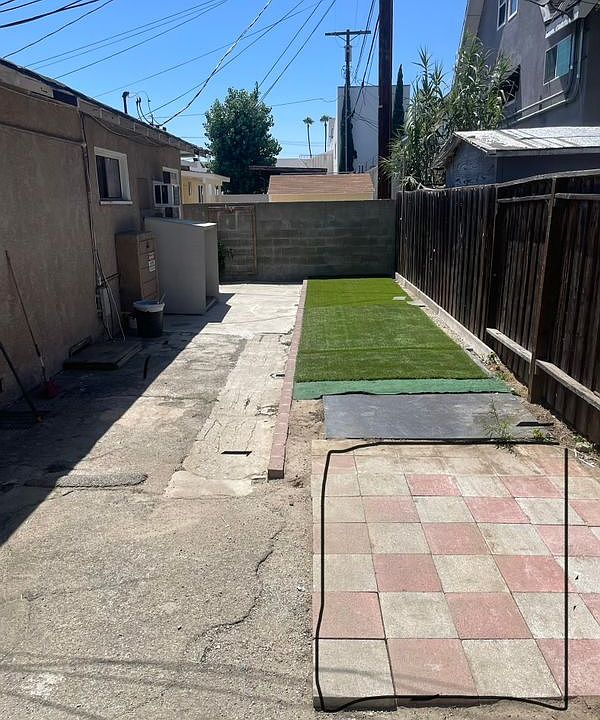 1st image of 11433 Emelita St #2