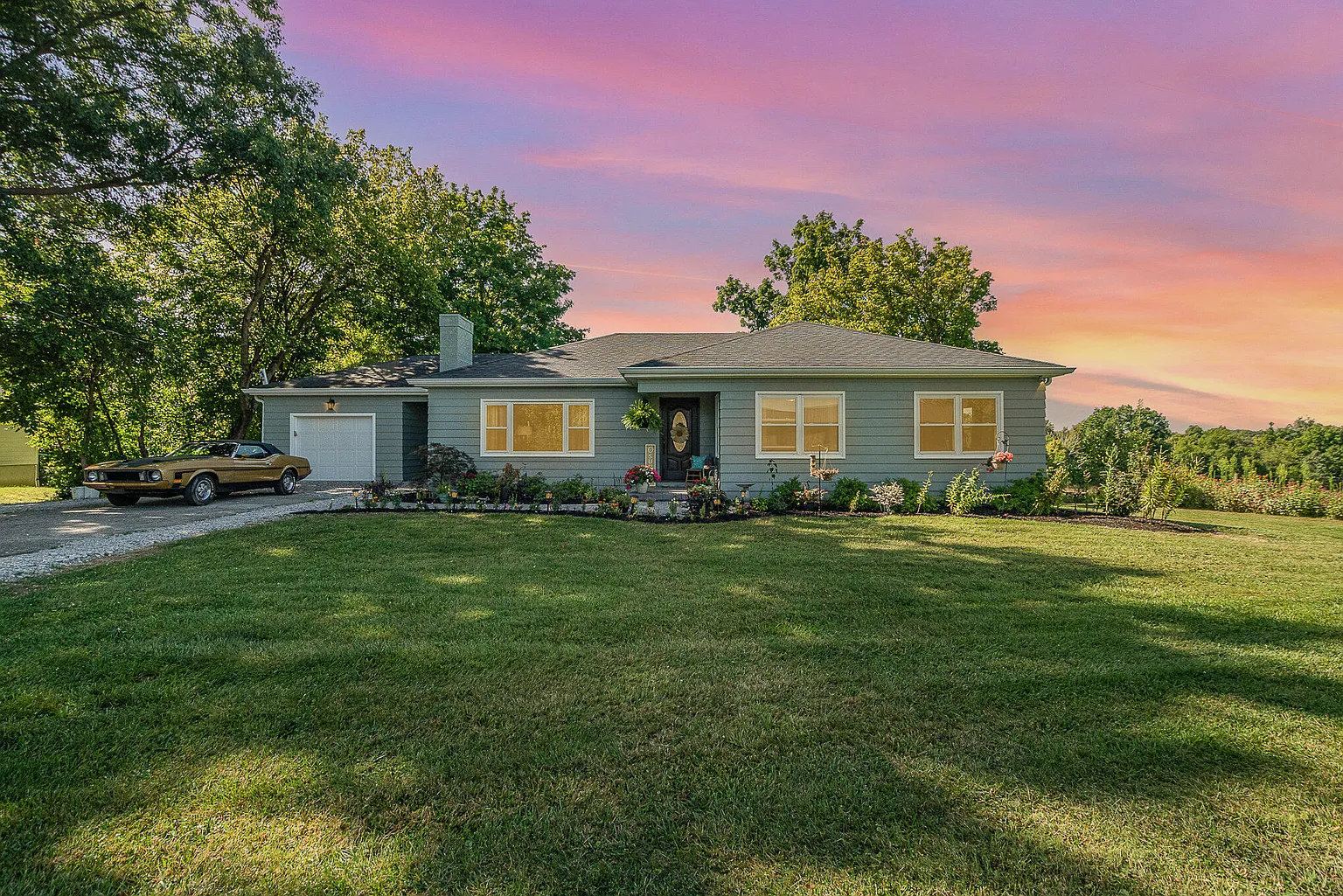 61 Apple Dr photo 1