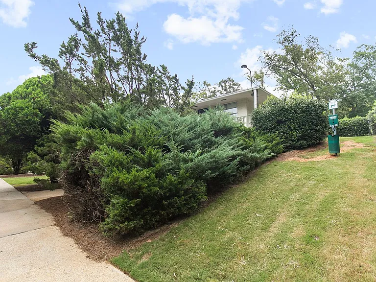 3200 Hillside Ave — Photo 55