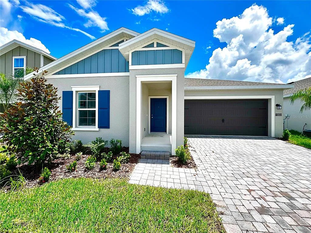 4 bed, 2.0 bath, 1936 sqft, $2,400 — Photo 1