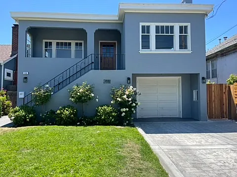 709 Farringdon Ln — Photo 1