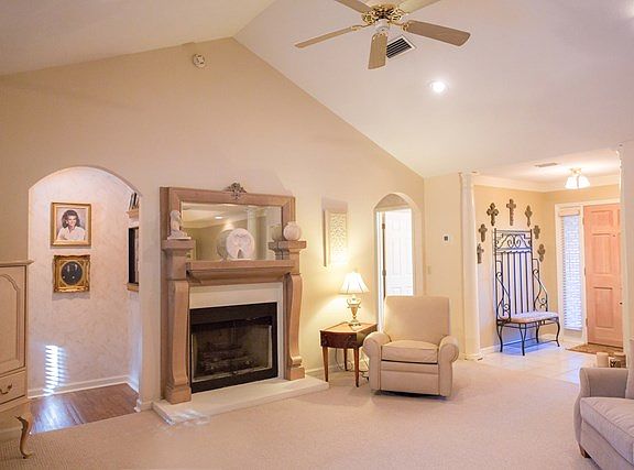 5th image of 214 Riverview Dr