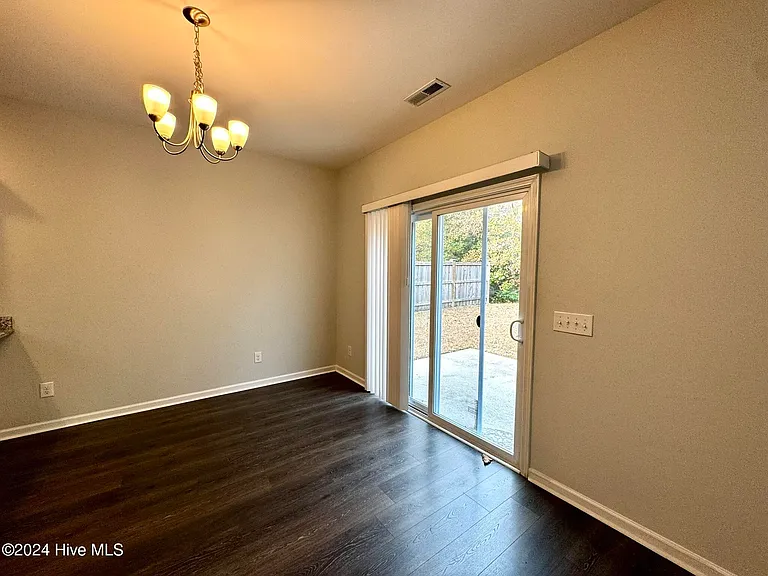 9393 Cassadine Ct — Photo 4